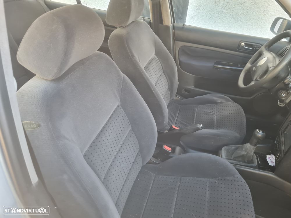 VW Golf 1.4i Confortline - 6
