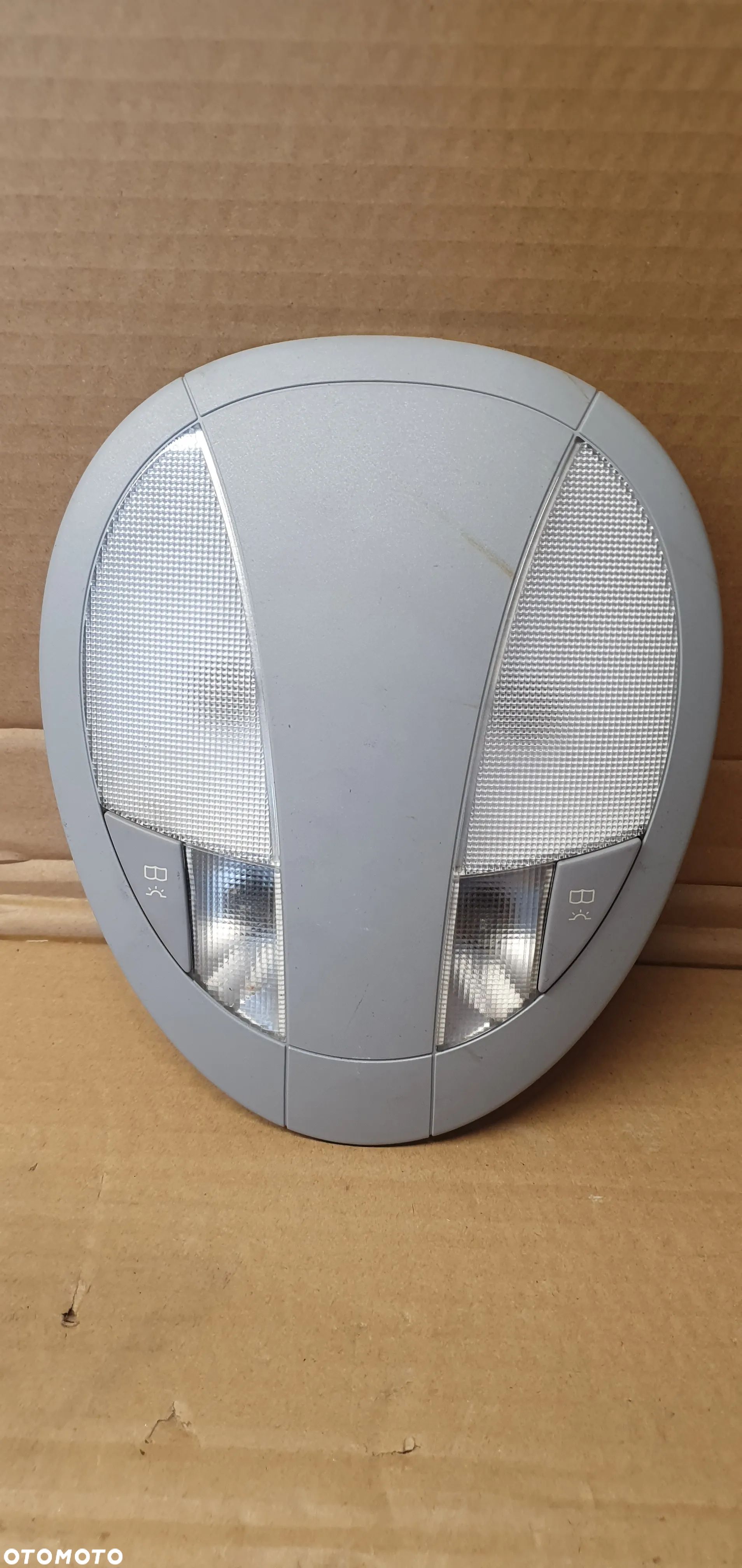 Lampka podsufitki oświetlenie kabiny Mercedes E-Klasa W211 A2118201901 - 1