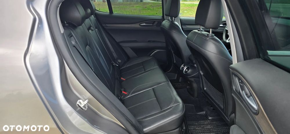 Alfa Romeo Stelvio 2.0 Turbo 16V AT8-Q4 Veloce Ti - 27