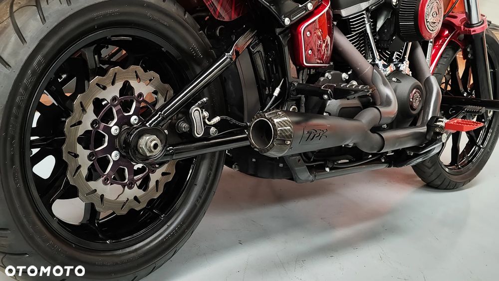 Harley-Davidson Softail Street Bob - 13