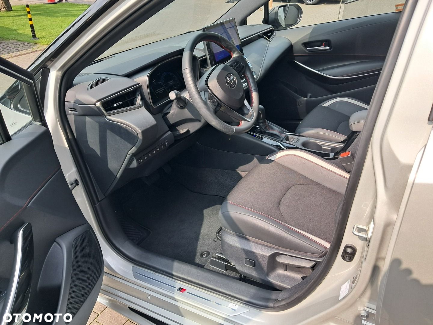 Toyota Corolla 2.0 Hybrid GR Sport Dynamic - 5