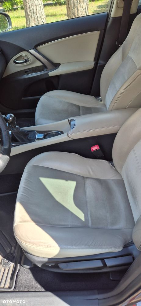 Toyota Avensis 1.8 Premium - 10