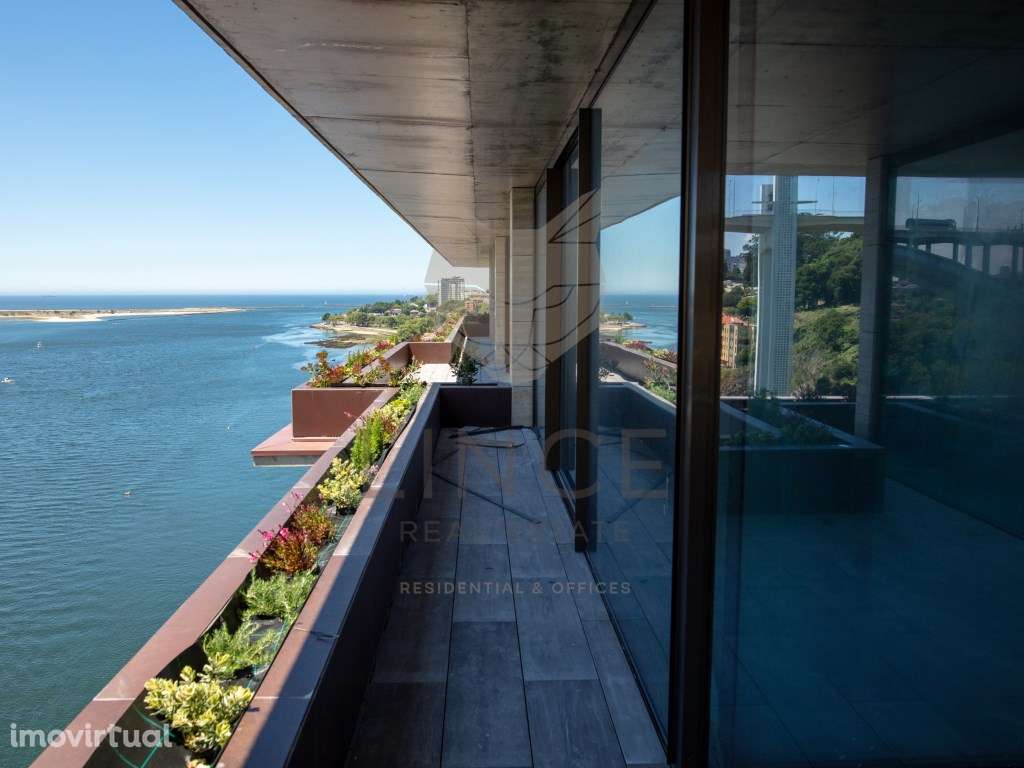 T3 com 23 metros de frente rio para venda em Massarelos, Porto - Grande imagem: 4/28