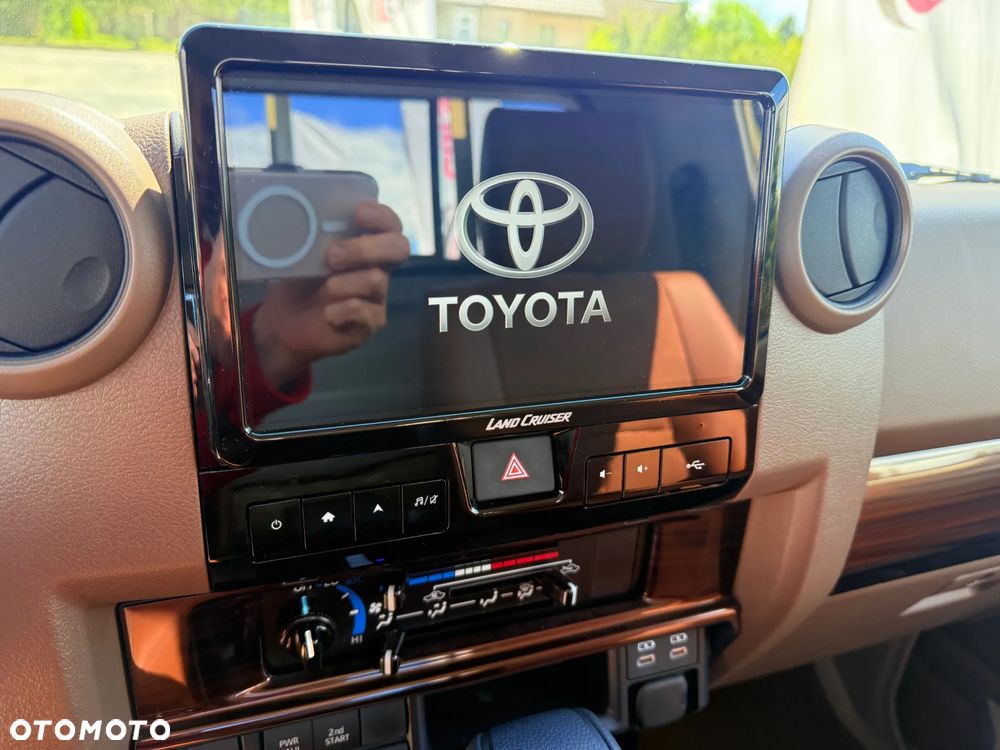 Toyota Land Cruiser - 6