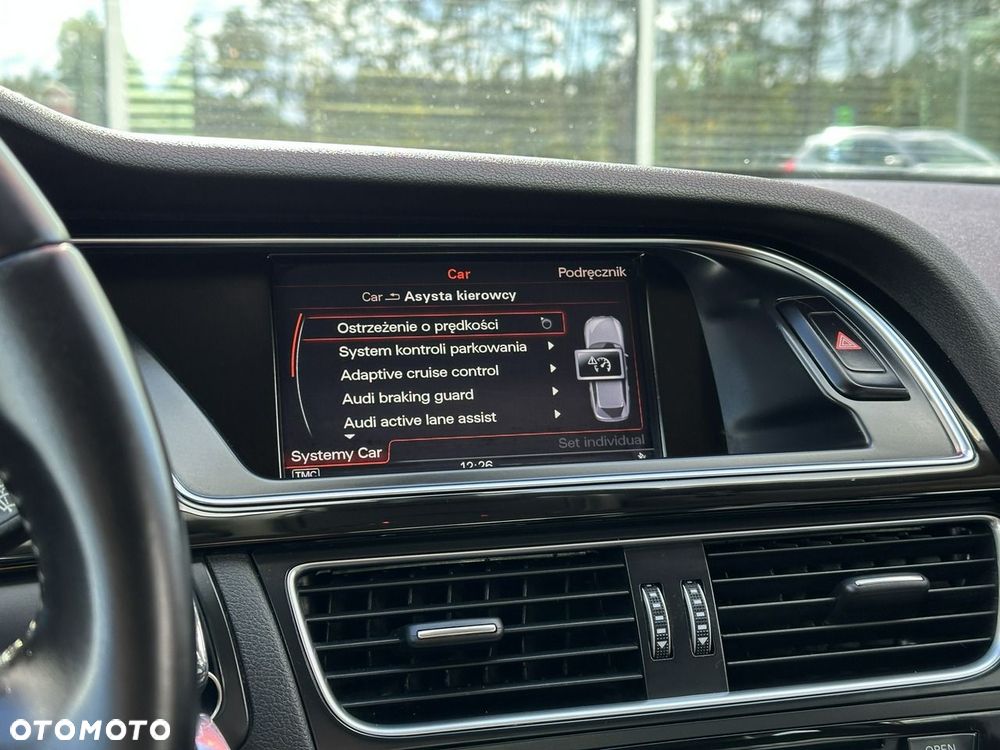 Audi A4 Avant 2.0 TDI DPF clean diesel multitronic S line Sportpaket - 27