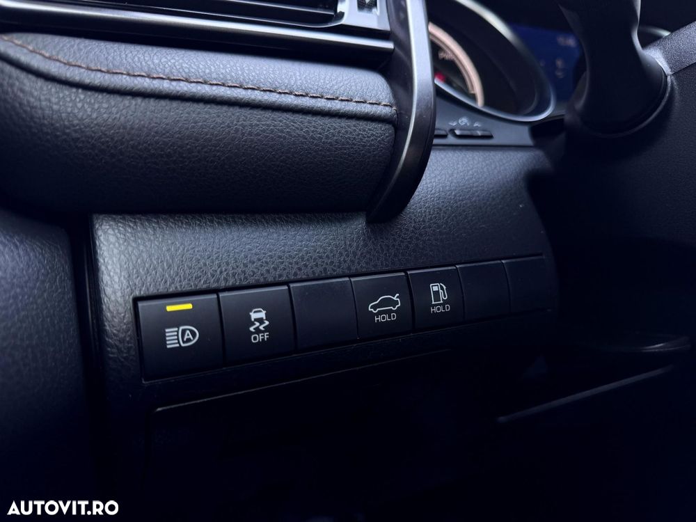 Toyota Camry - 19