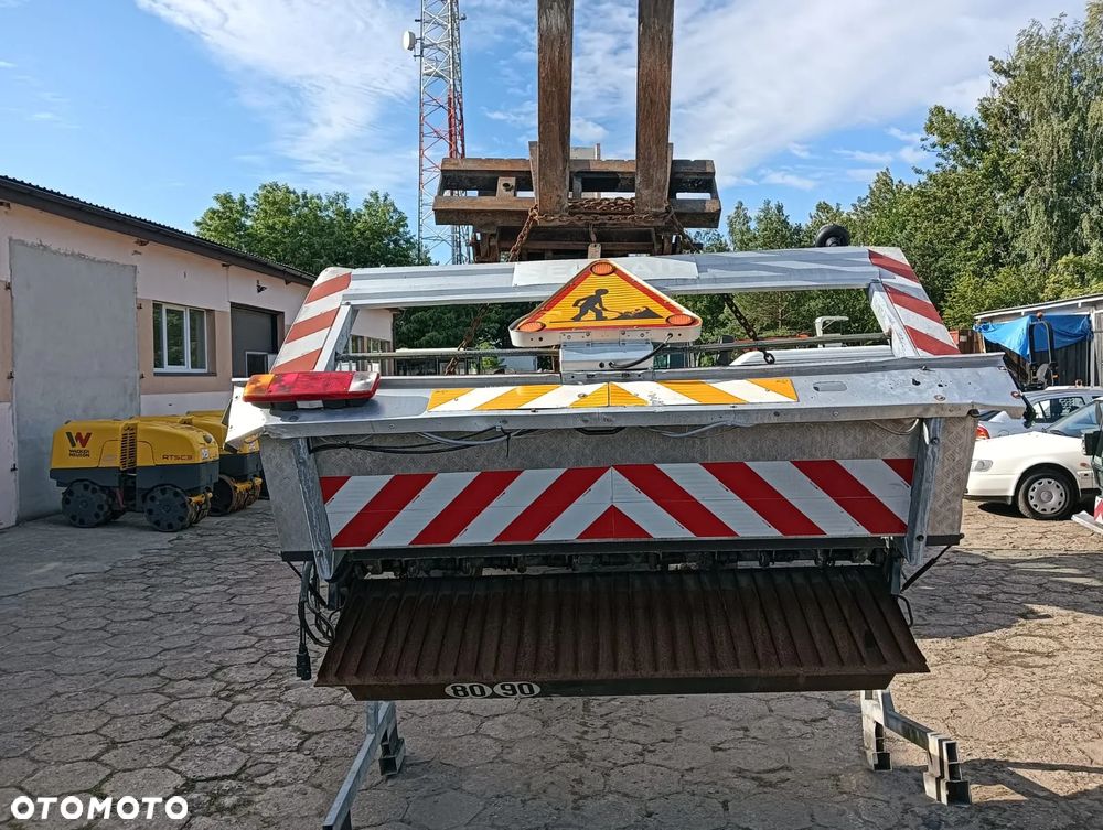 Posypywarka SECMAIR WKM zawieszana Rozsypywacz grysu Rozsiewacz piasku i soli - 4