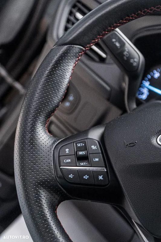 Ford Focus 1.0 EcoBoost 6MT MHEV ST-Line X - 18