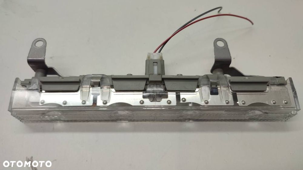 ŚWIATŁO LAMPKA STOP TOYOTA COROLLA E15 SEDAN 2011 - 3