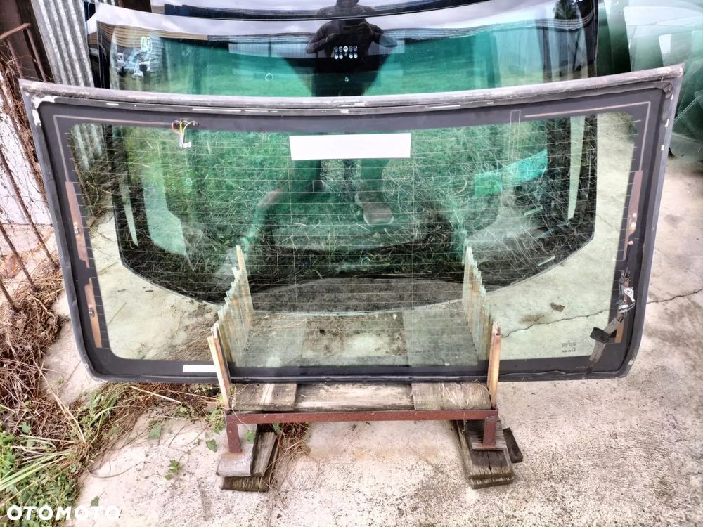 SZYBA KAROSERYJNA TYŁ TYLNA 2010r 10 PROFESJONALNIE WYCIĘTA Z USZCZELKĄ GÓRNĄ MERCEDES W212 SEDAN - 4