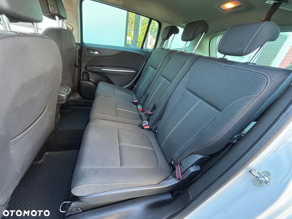 Opel Zafira - 17