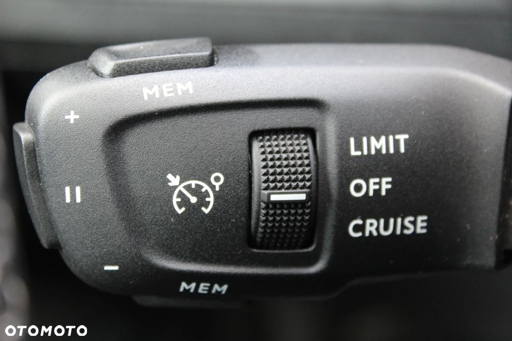 Peugeot 3008 1.2 PureTech Active Pack S&S - 21