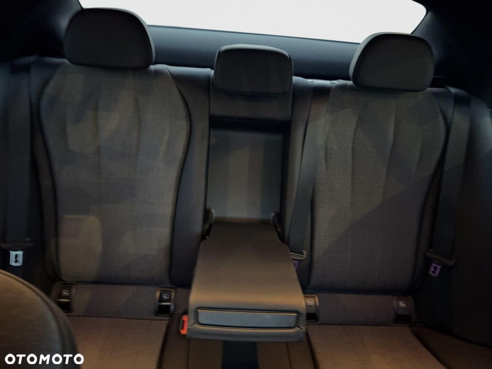 Mercedes-Benz Klasa E - 28