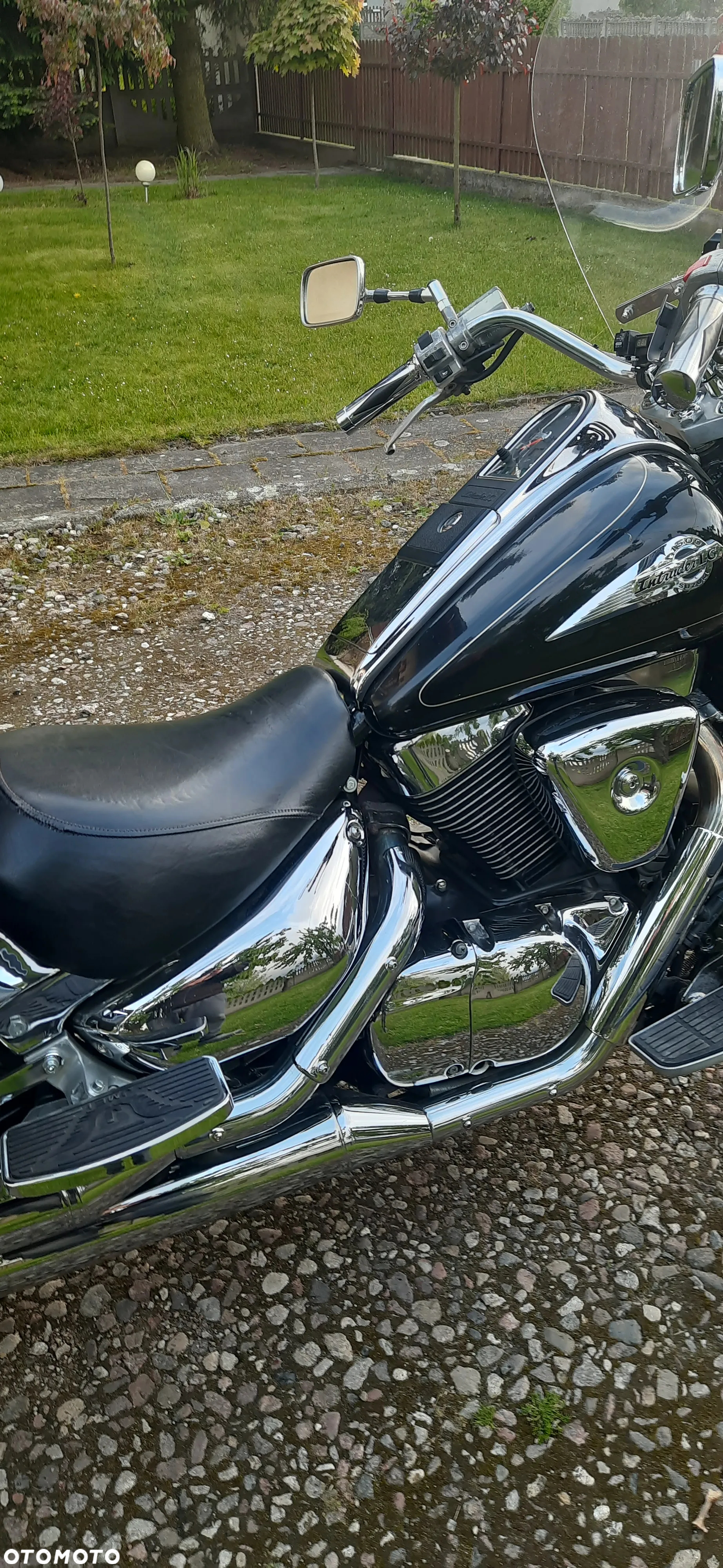Suzuki Intruder - 12