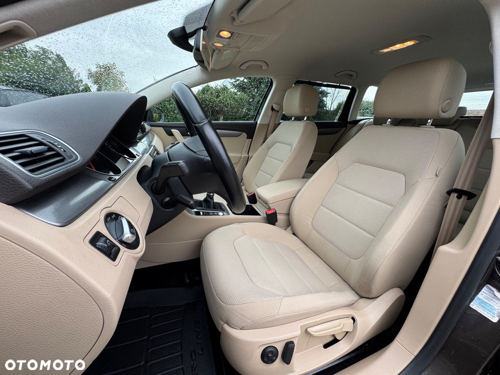 Volkswagen Passat - 31