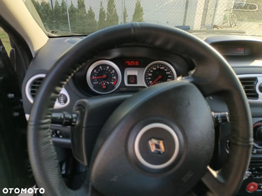 Renault Clio 1.2 16V Campus - 3