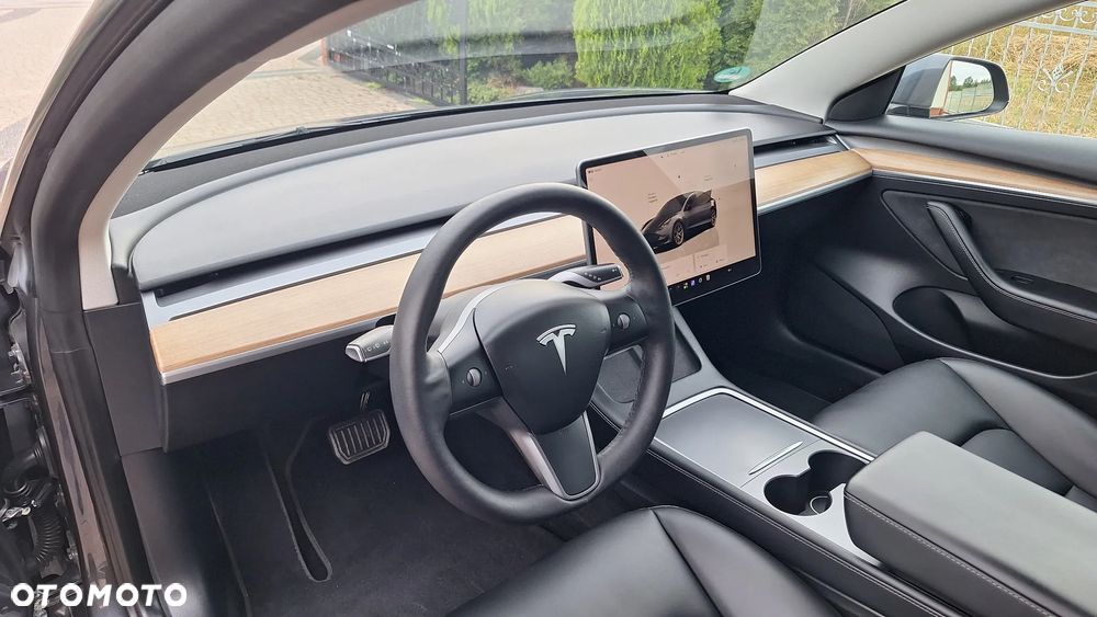Tesla Model 3 AWD - 15