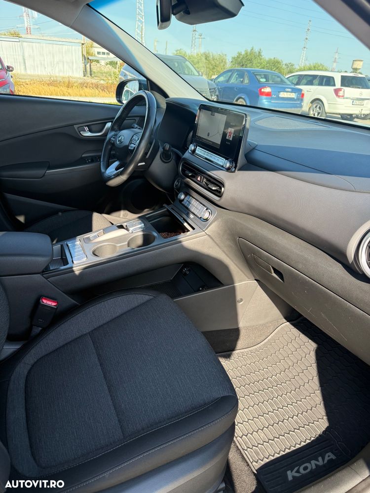Hyundai KONA - 28