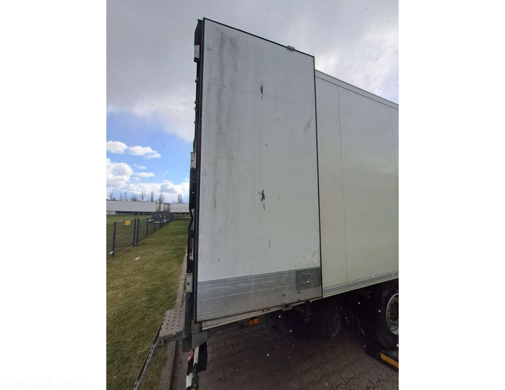 Schmitz Cargobull SKO FP 60 ThermoKing SLXi 300 - 8