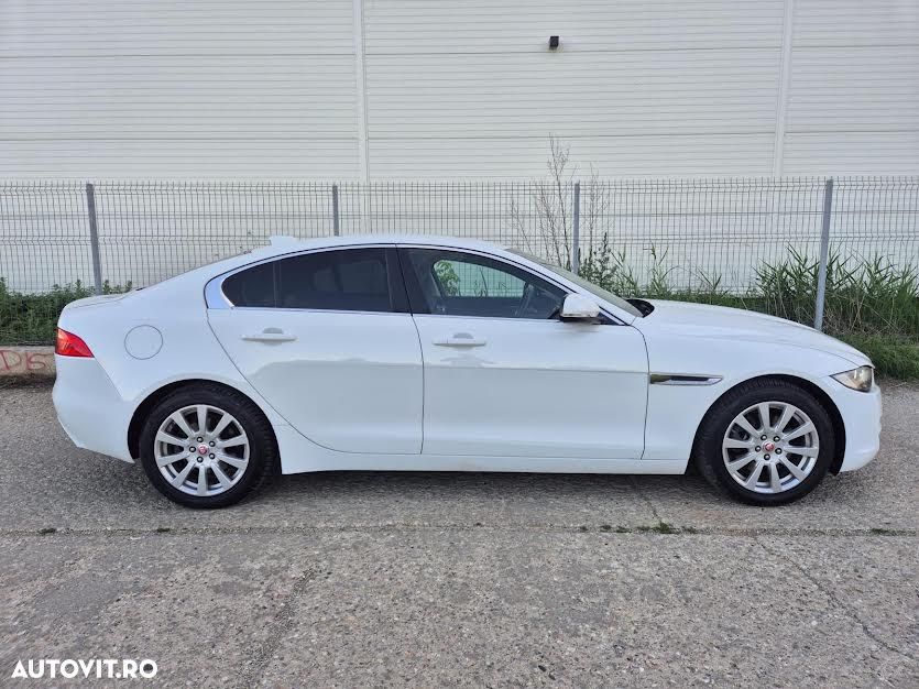 Jaguar XE 2.0 AWD Prestige - 11