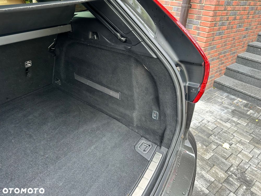 Volvo XC 60 T8 Twin Engine AWD Geartronic Momentum - 7