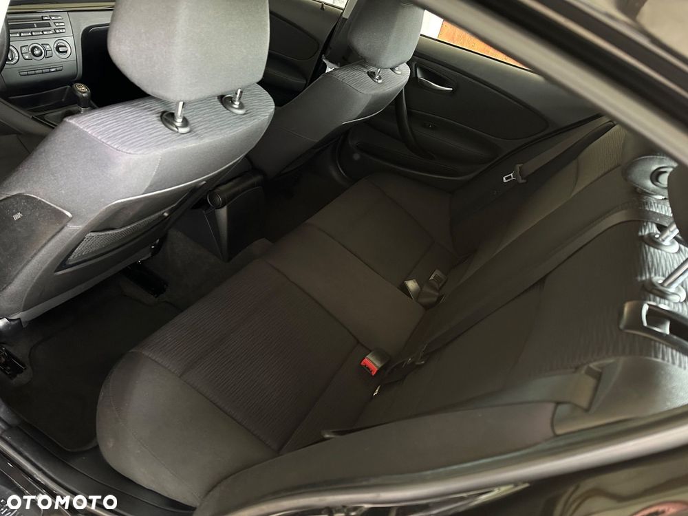 BMW Seria 1 116i - 15