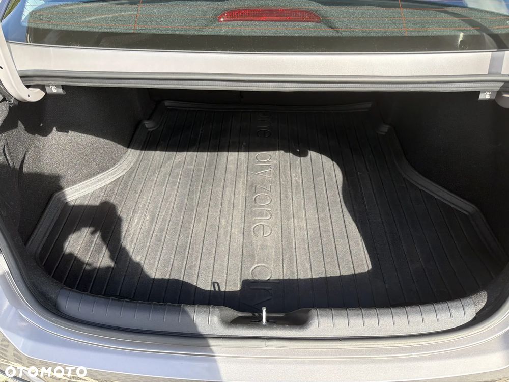 Hyundai Elantra 1.6 Smart - 21