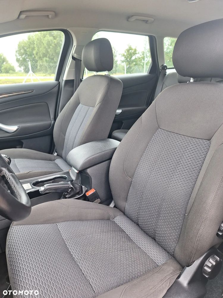 Ford Mondeo 2.0 Ghia Executive - 10