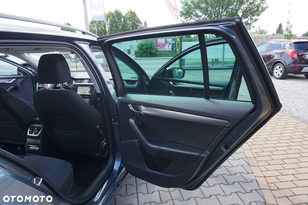 Skoda Octavia 2.0 TDI DSG Soleil - 28