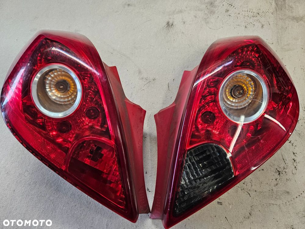Opel Corsa D  lampa tył tylna prawa lewa  3D - 3
