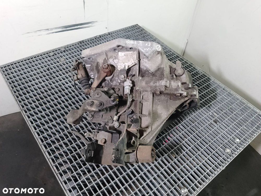 SKRZYNIA BIEGÓW MANUALNA TOYOTA YARIS II ( 06-11 ) 1.3 VVTI - 5