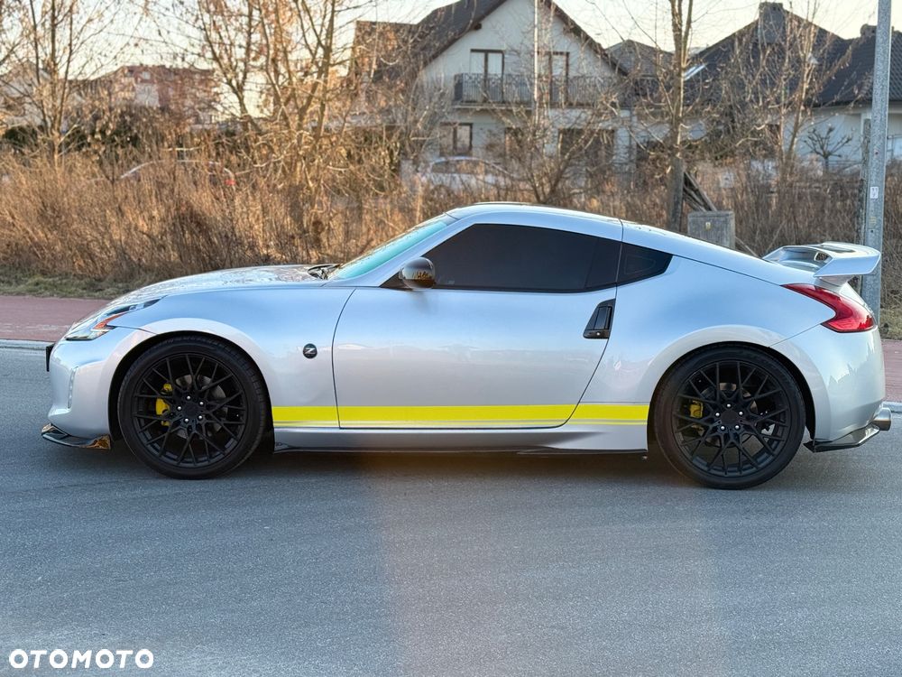 Nissan 370 Z - 7