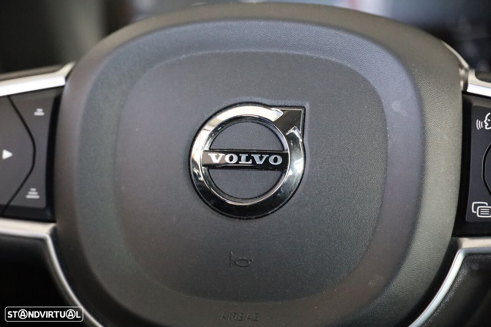 Volvo V60 2.0 B4 Momentum Plus Geartronic - 24