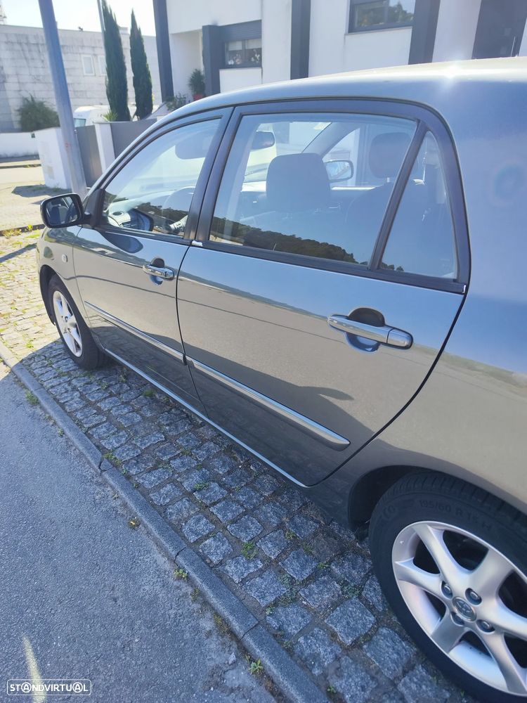 Toyota Corolla 1.4 D-4D - 8