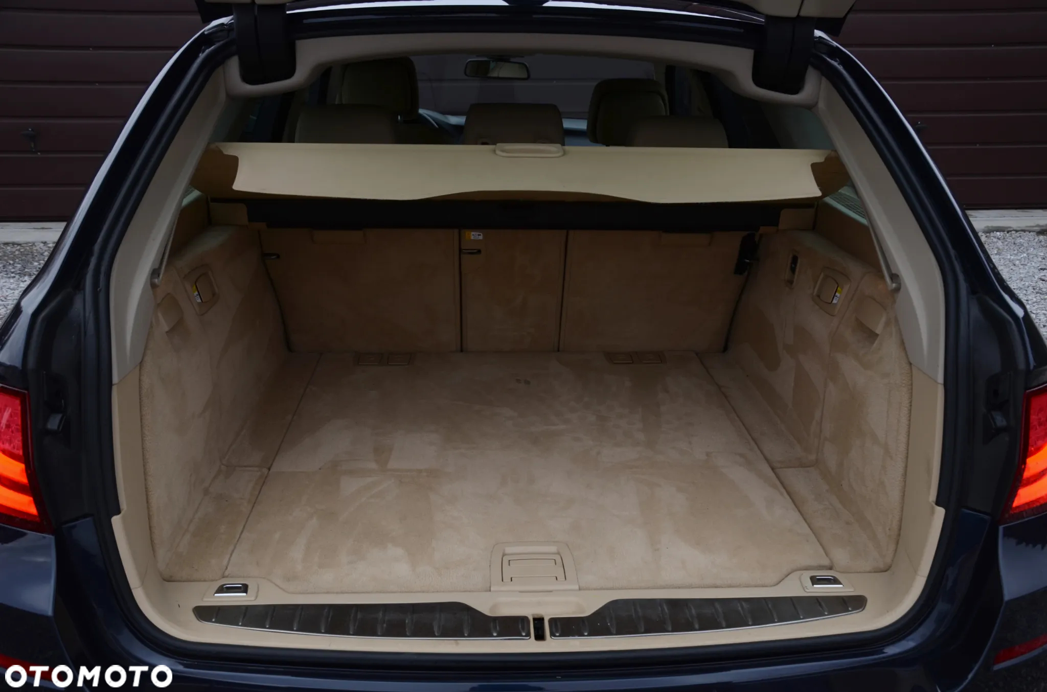 BMW Seria 5 520d Touring - 10