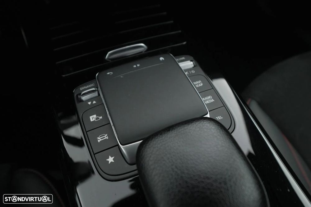 Mercedes-Benz A 250 e AMG Line - 25