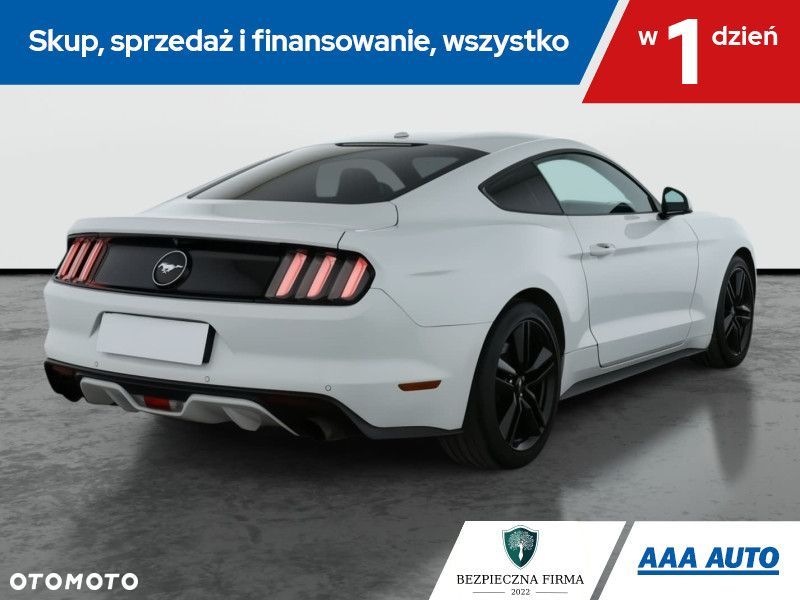 Ford Mustang - 7