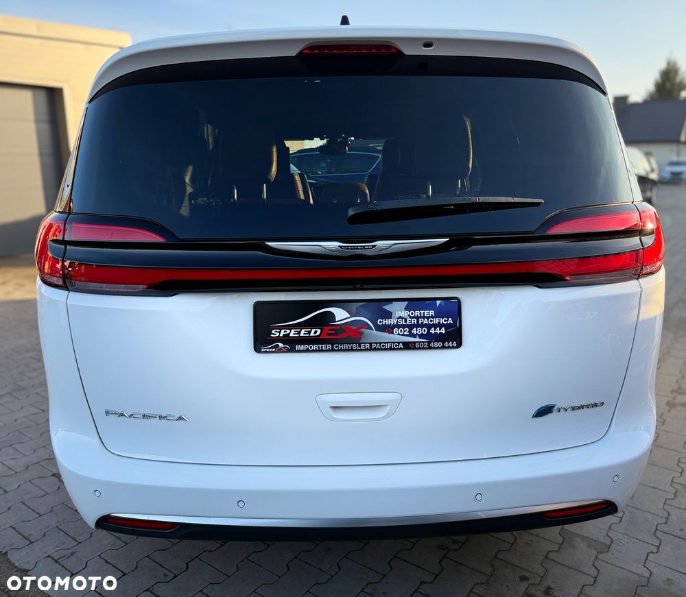 Chrysler Pacifica - 8