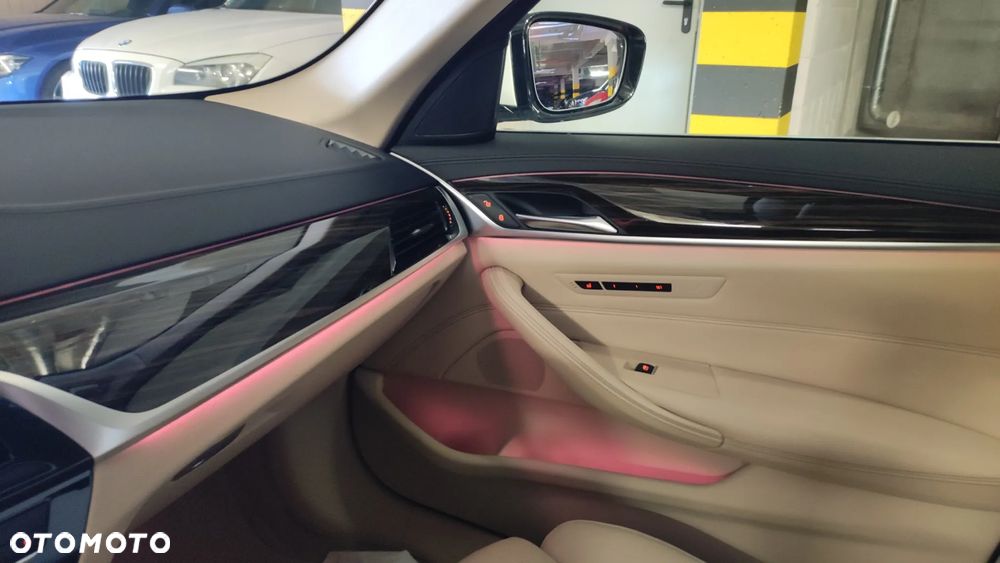 BMW Seria 5 520d xDrive Luxury Line - 22