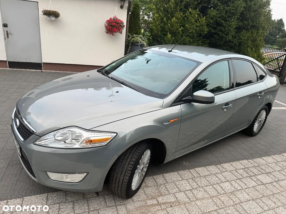 Ford Mondeo - 38