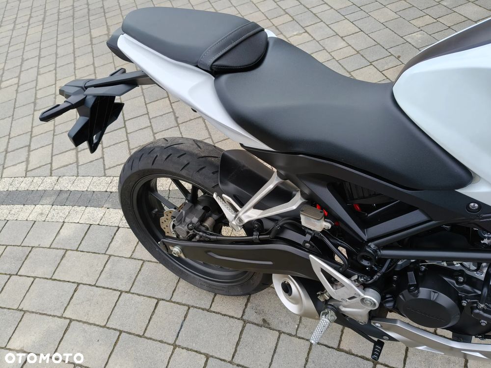Honda CB - 8
