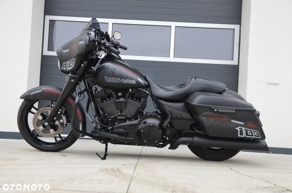 Harley-Davidson Touring Street Glide - 4