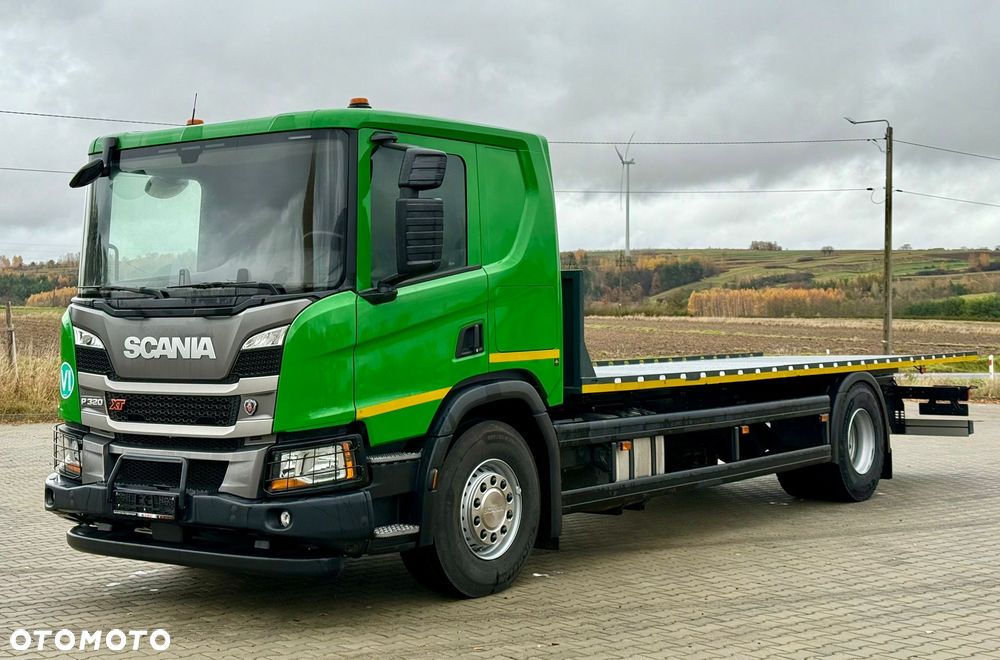 Scania P320 / PLATFORMA / NOWY / 5 TYŚ KM / SYPIALKA / 2023 ROK / CAŁA NA PODUSZKACH / 7.7 M DŁUGOŚCI / LAWETA / DO PRZEWOZU MASZYN ROLNICZYCH ITP - 2