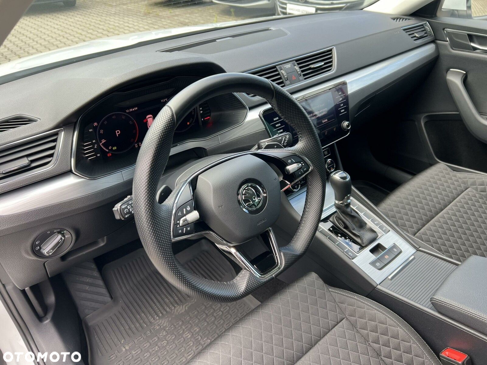 Skoda Superb 1.5 TSI Ambition DSG - 20