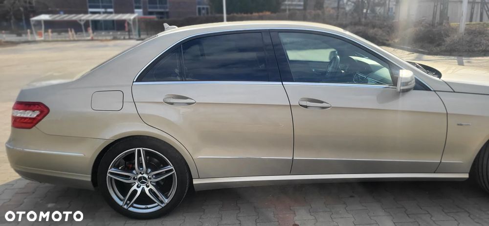 Mercedes-Benz Klasa E 250 CGI BlueEFFICIENCY Avantgarde - 5