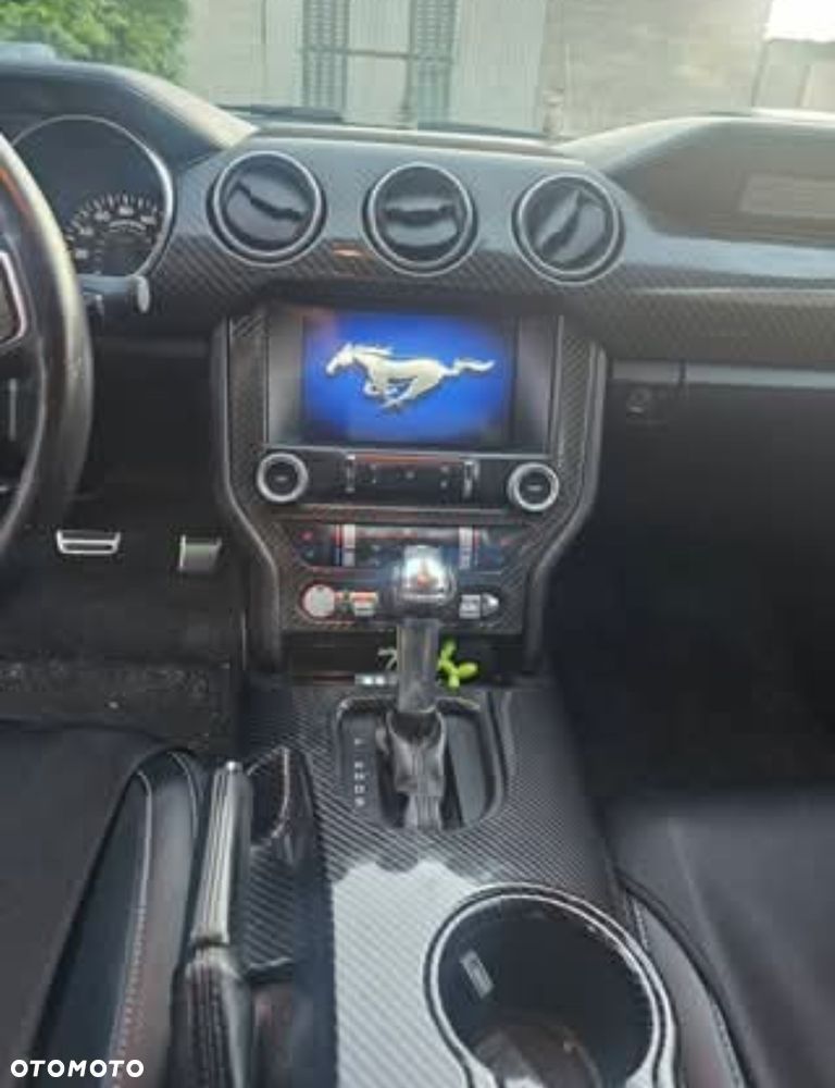 Ford Mustang - 7