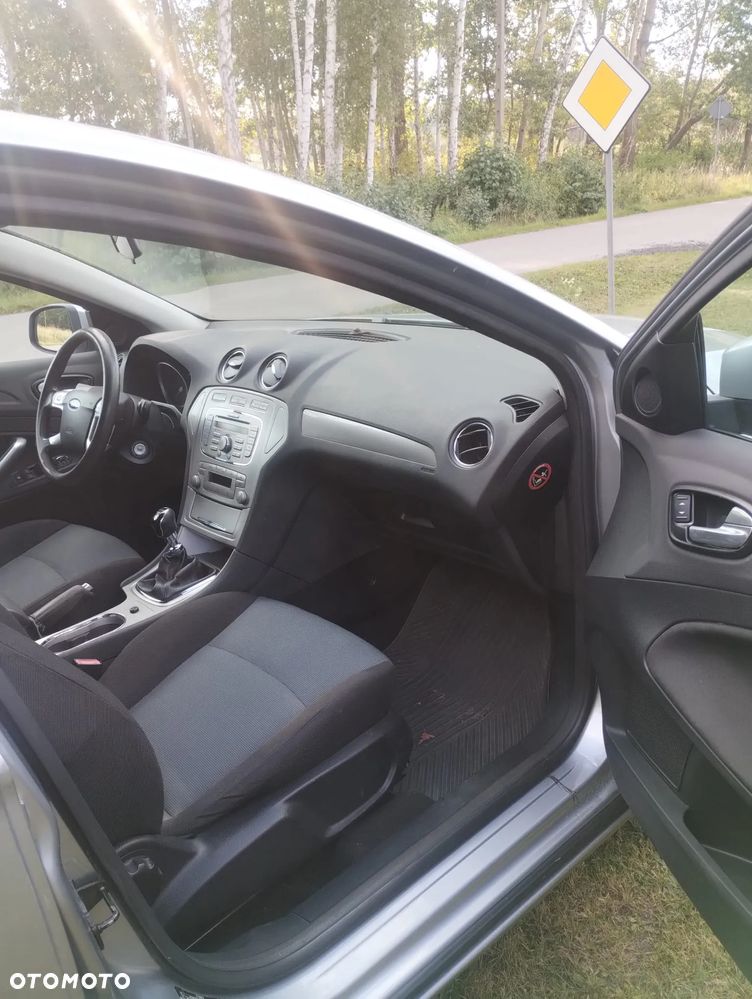Ford Mondeo 1.8 TDCi Ambiente - 15