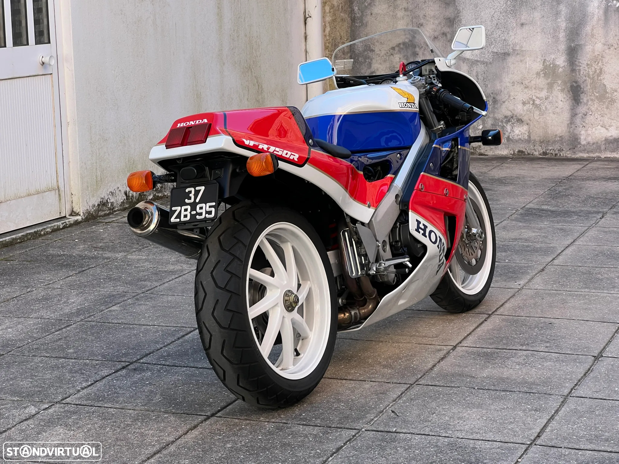 Honda VFR VFR750 RC30 - 5