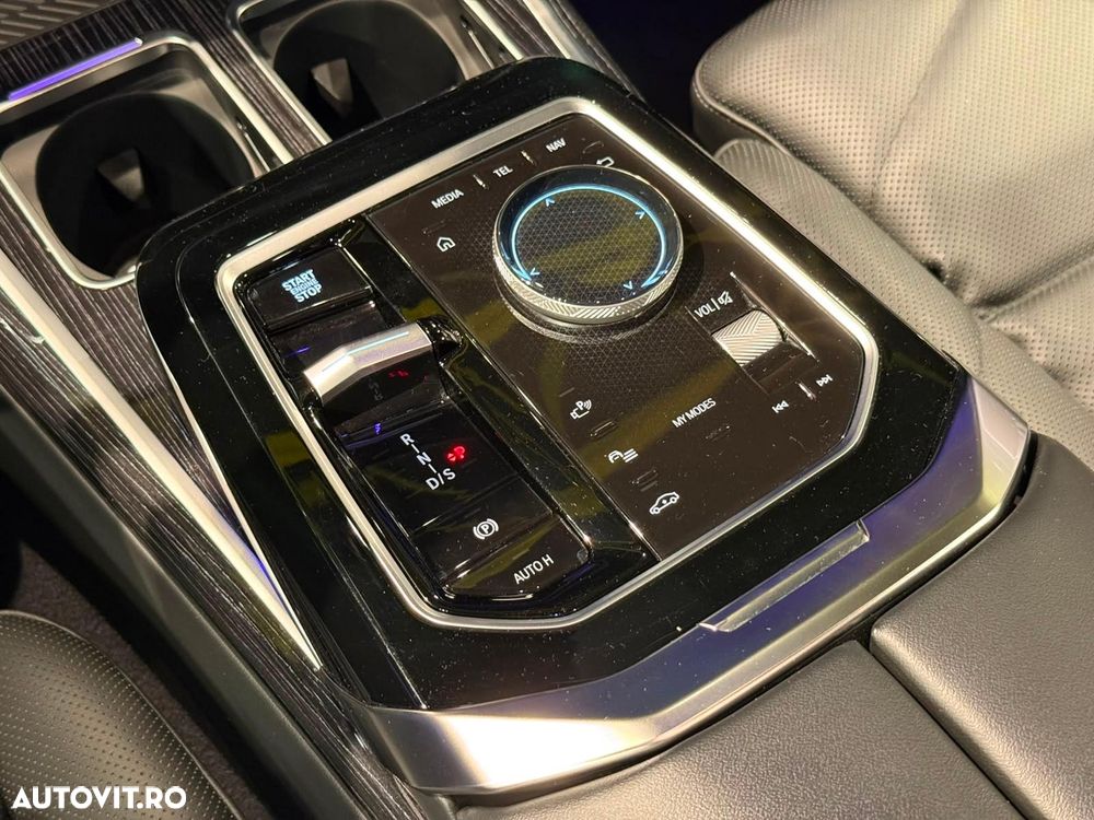 BMW Seria 7 - 32