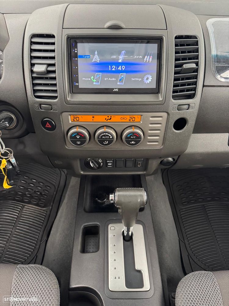 Nissan Navara 2.5 dCi CD SE AT - 17